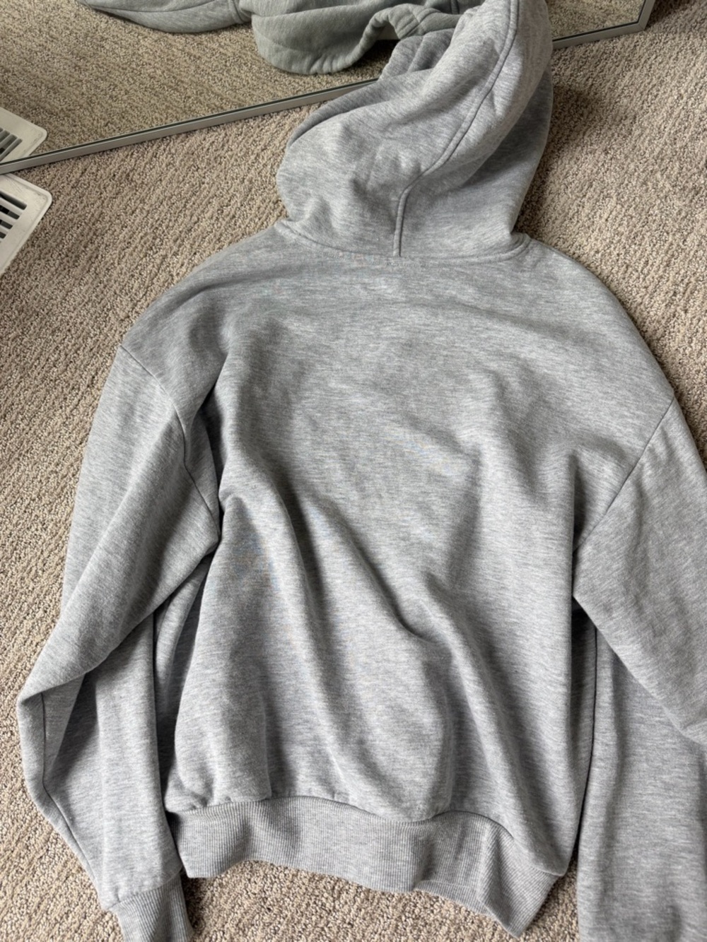 ALO Yoga Men’s Light Grey Hoodie Pullover - Picture 5 of 5